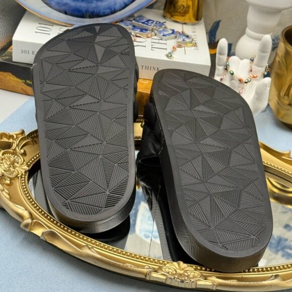 🆕 KURT GEIGER LONDON 🧿 NWOB Meena Eagle Drench Slide, All Black - Sz 38 US 7.5 - Picture 12 of 12